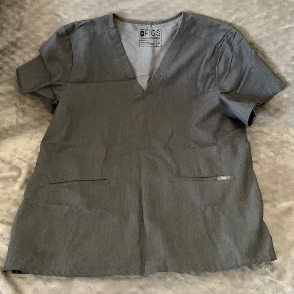 Gray three pocket scrub top